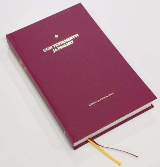 Uusi testamentti ja Psalmit, isotekstinen, viininpunainen (UT2020 + Psalmit 2024 -käännös) Uusi testamentti ja Psalmit, isotekstinen, viininpunainen (UT2020 + Psalmit 2024 -käännös) Suomen vanhin kirjakauppa - Vuodesta 1899
