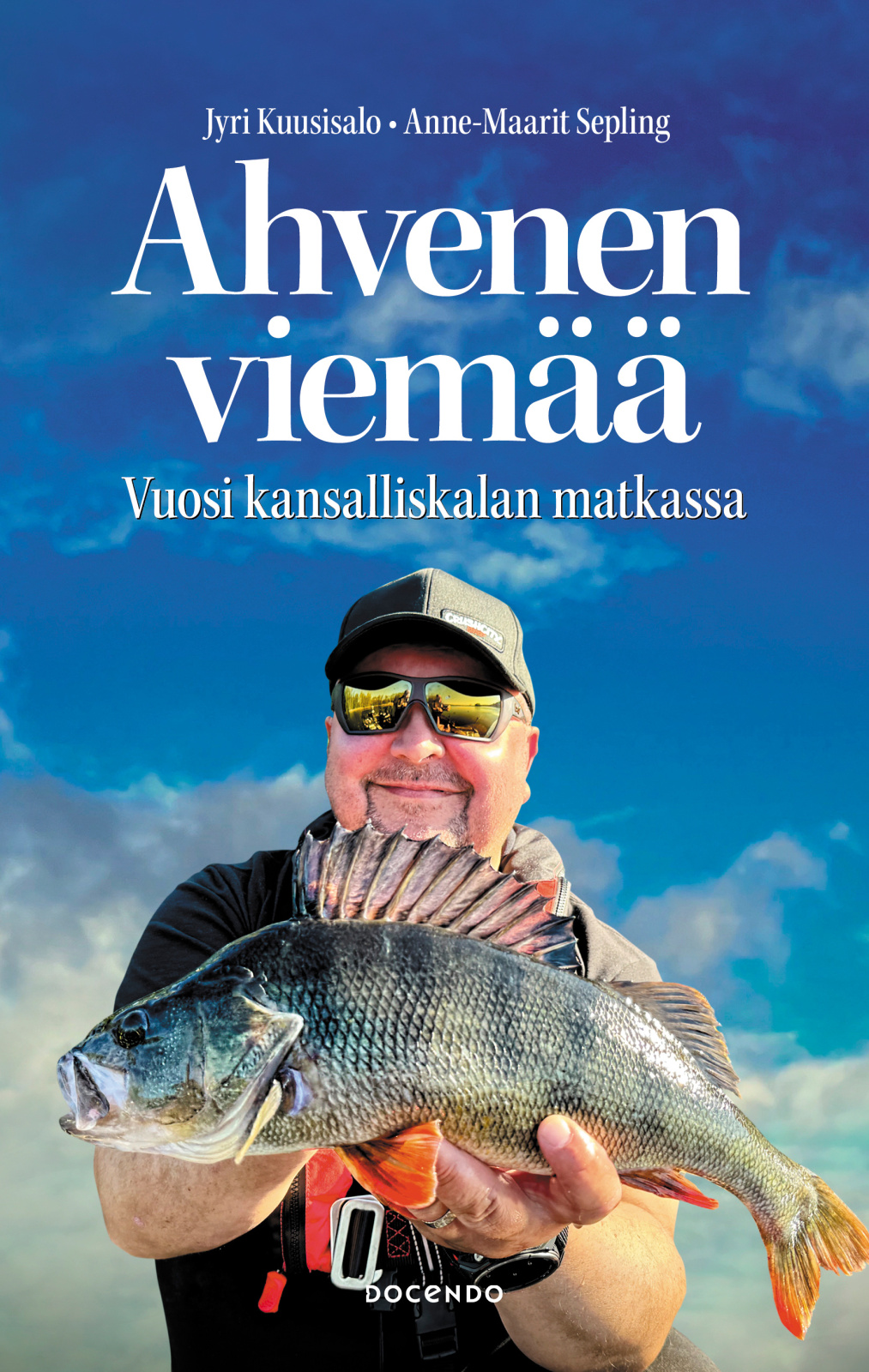 Ahvenen viemää : Vuosi kansalliskalan matkassa Ahvenen viemää : Vuosi kansalliskalan matkassa Suomen vanhin kirjakauppa - Vuodesta 1899