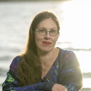 Kirjailija Mia Rönkä